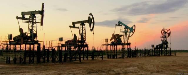 СМИ: Страны ОПЕК договорились о заморозке добычи нефти