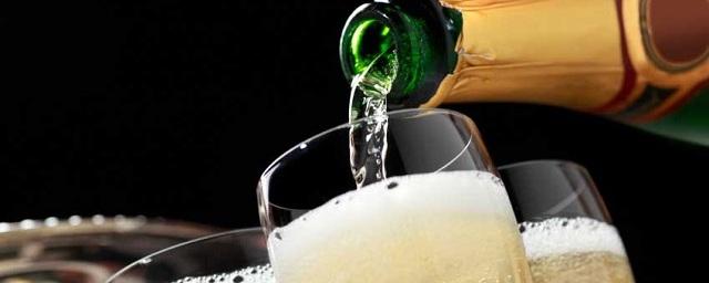В России к Новому году на 15% подорожает шампанское