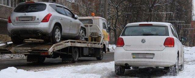 В Петербурге эвакуировано 4,6 тысячи автомобилей, мешающих уборке снега