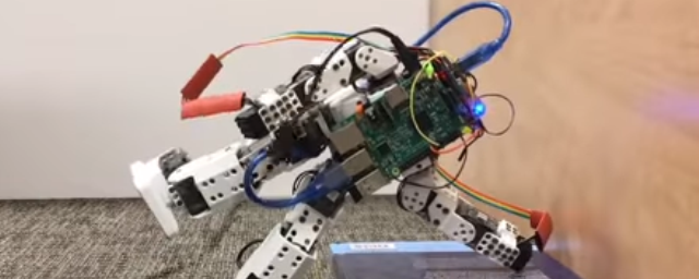 Инженеры научили двуного робота опираться при падении на руки