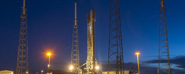 Первая ступень ракеты Falcon 9 загорелась при приземлении на платформу