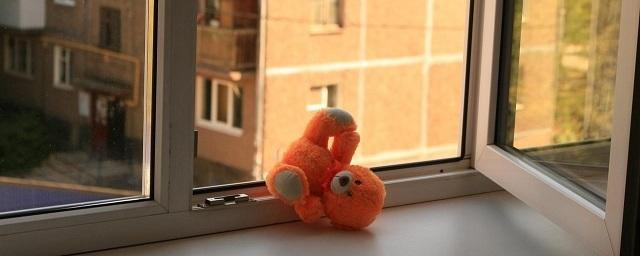 В Ярославле 3-летний ребенок выпал из окна 10-го этажа