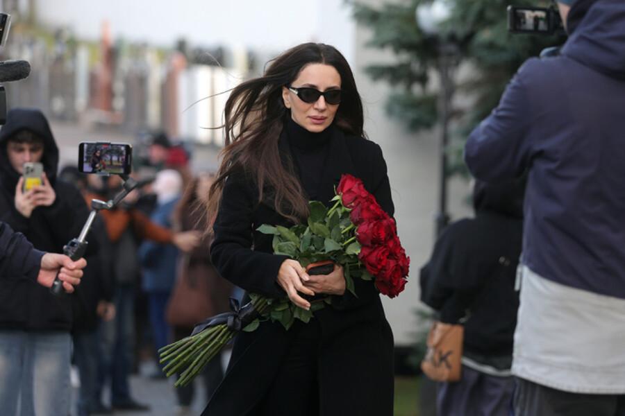 Церемония прощания с Юрием Николаевым: Зара поделилась воспоминаниями о телеведущем