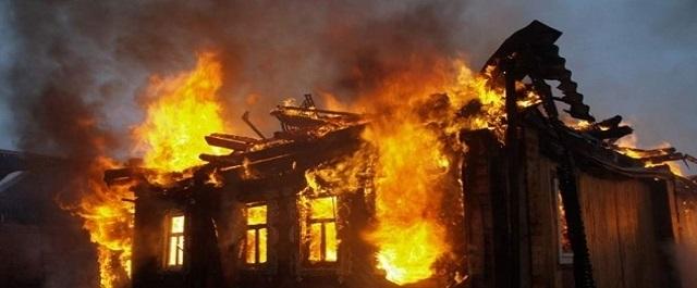 В Оренбурге за ночь сгорели два частных дома и баня