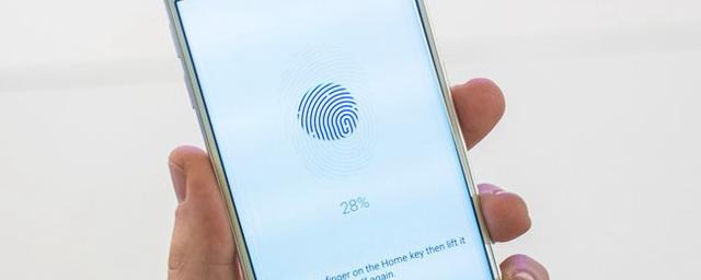 Эксперты рассказали, чем опасно использование отпечатка пальца для разблокировки смартфона
