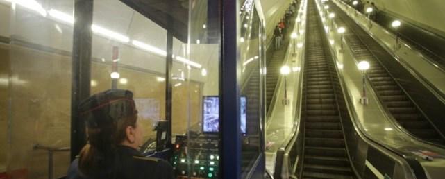 Метро Петербурга проверит на станциях систему центрального оповещения