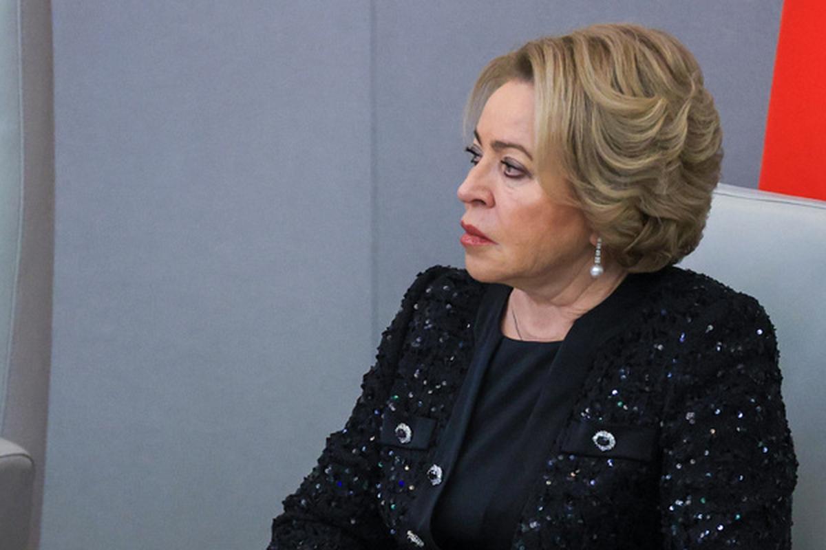 Матвиенко предложила рожать детей сразу после совершеннолетия