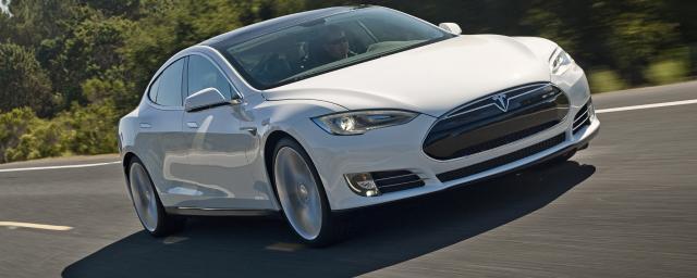 Tesla планирует реинвестировать в производство рекордную сумму в 12 млрд долларов