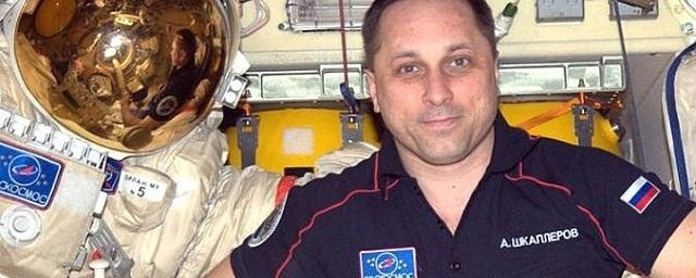 Космонавт Антон Шкаплеров показал, как делает зарядку на МКС