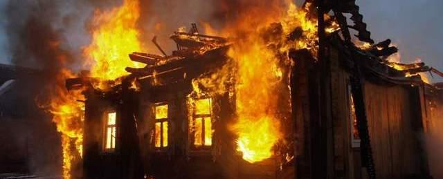 В Хакасии при пожаре погибли двое детей, СК возбудил дело