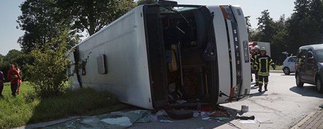 В Германии в ДТП с автобусом пострадали 44 человека