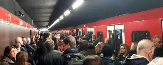В Милане из-за резкого торможения поезда пострадали 14 человек