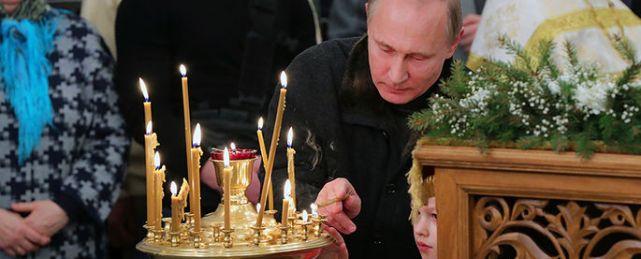 Путин прибыл на Рождественское богослужение в церковь в Петербурге