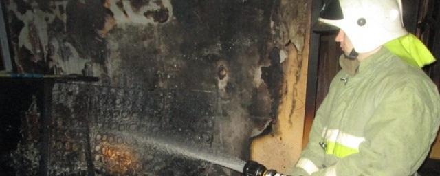 В Петербурге при пожаре в 5-этажном доме погибли два человека