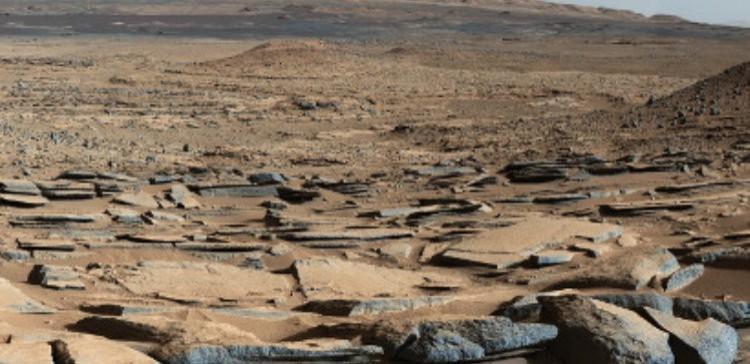 Ученые нашли на Марсе следы древнего озера