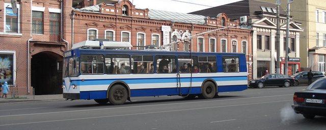 В Иванове 41-летняя женщина травмировалась при падении в троллейбусе