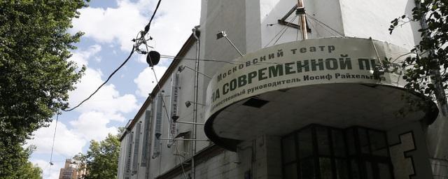 В Москве при сносе ДК имени Серафимовича оборвало провода