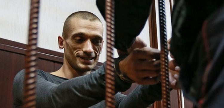 Мосгорсуд оставил художника Павленского под арестом до 8 декабря