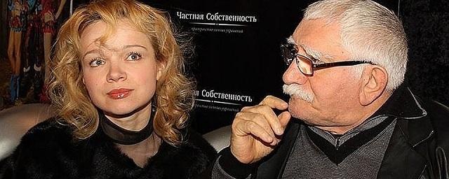 Экс-жена Армена Джигарханяна намерена взыскать с актера 3 млн рублей