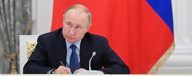Путин раскритиковал главу Минобрнауки за сокращение набора на филфаки