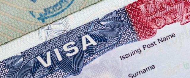 Туроператоры рекомендуют россиянам оформлять визы в США заранее