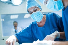Свердловские хирурги удалили у пятилетней пациентки двухкилограммовую опухоль печени