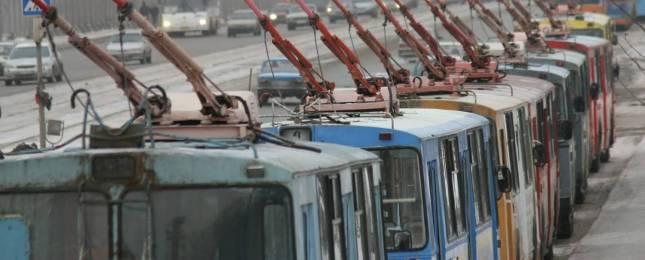 В трамваях и троллейбусах Казани введут оплату банковской картой
