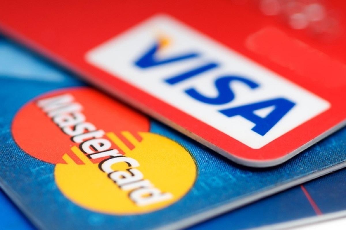 Роскачество предупредило о новой мошеннической схеме с картами Visa и Mastercard