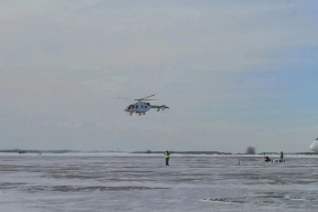 После крушения вертолета Ми-8 в Карелии следователи возбудили уголовное дело, идет осмотр места происшествия