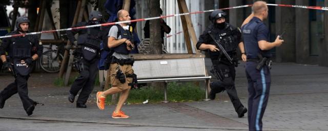 В Германии три человека погибли и шесть ранены после нападения мужчины с ножом