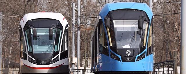 В Москве на маршрут №17 вывели низкопольные трамваи нового поколения