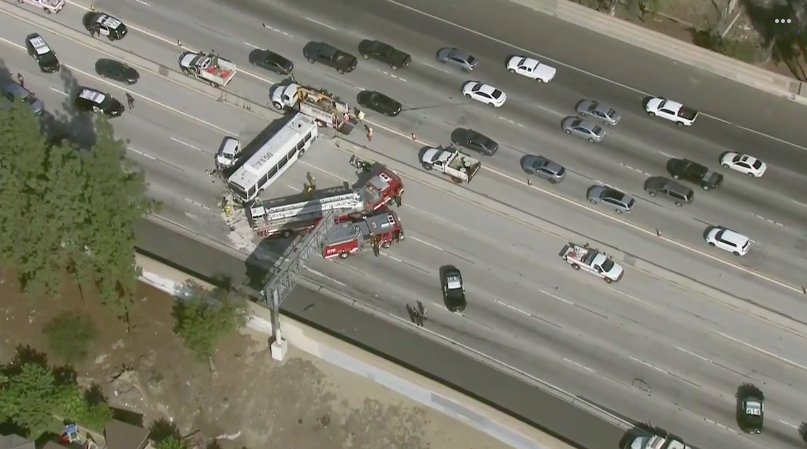 40 человек пострадали в ДТП с автобусом на юге Калифорнии