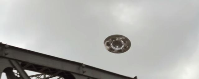 Над Питтсбургом запечатлен максимально низко летящий НЛО