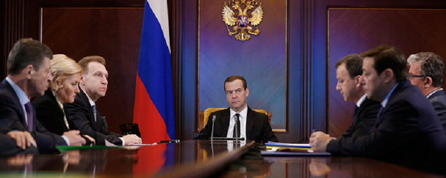 Медведев утвердил план развития нефтехимии в России до 2030 года