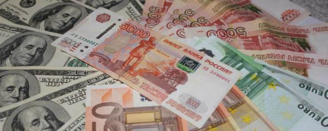 Эксперты: Рубль может упасть еще больше