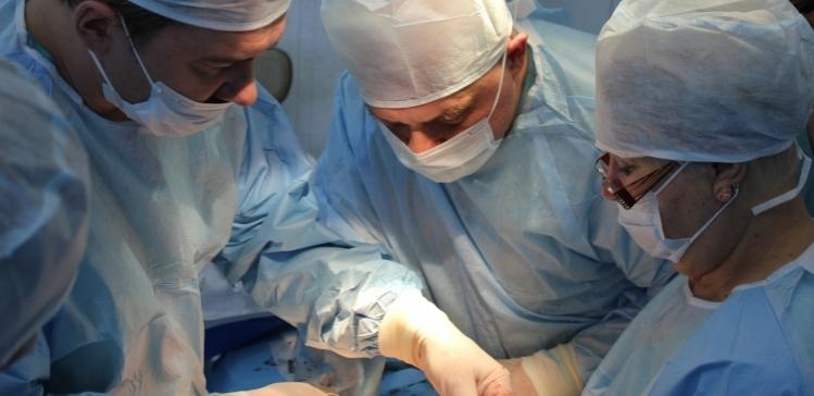 В Петербурге провели первую в России операцию по пересадке тканей лица