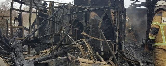 В Ростовской области при пожаре погибли мать и трое детей