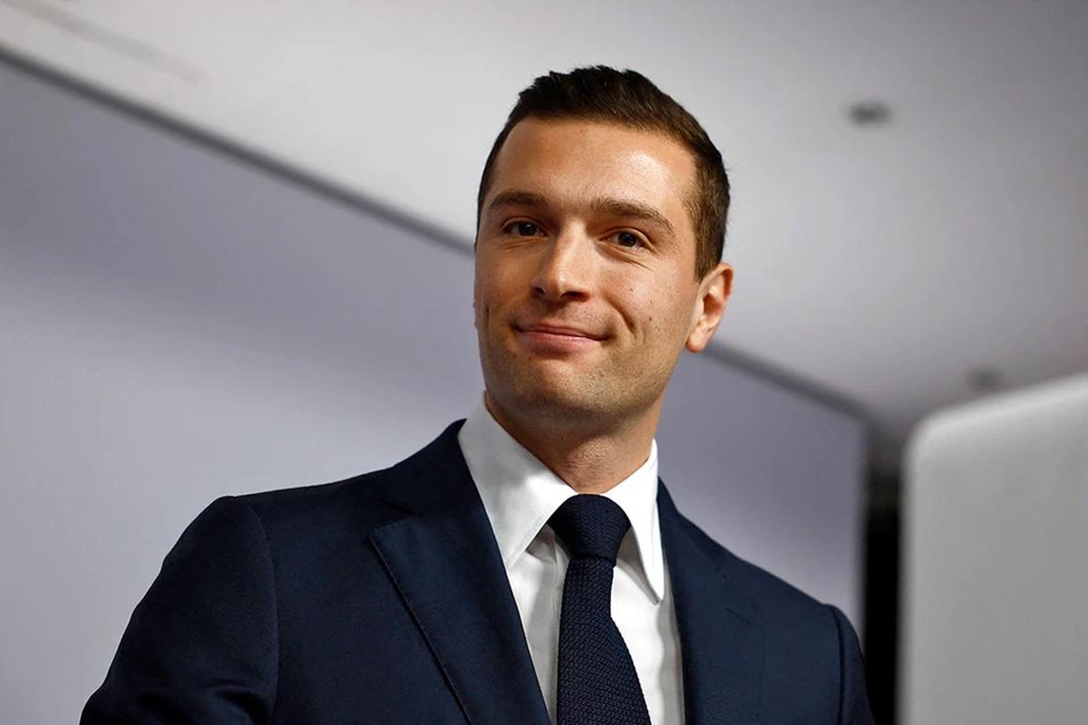 Лидер правой партии Франции подвергся нападению во время встречи с избирателями