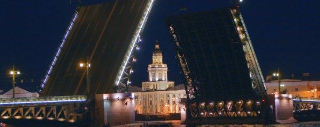 В Петербурге продлили разводку Дворцового моста под музыку Каравайчука