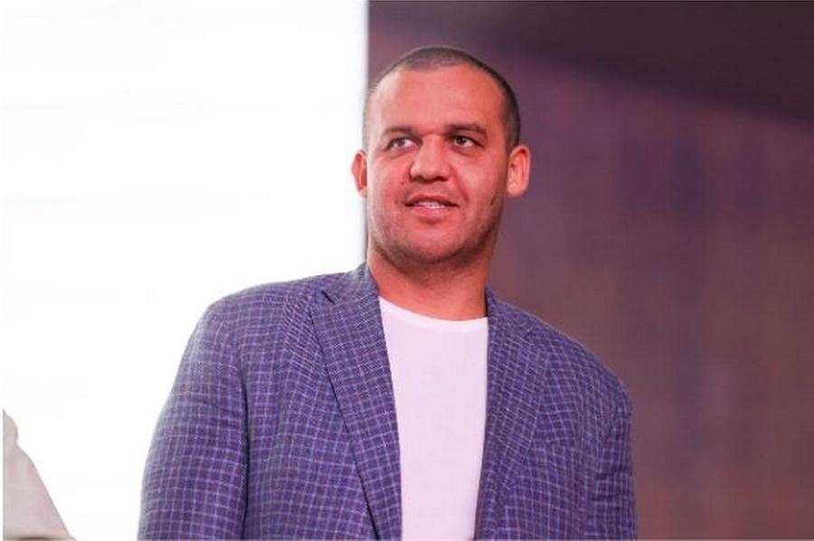 Биография Умара Назаровича Кремлёва и его взгляды на объединение спорта, бизнеса и государственной стратегии.