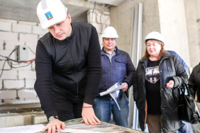 Дмитрий Волков вместе с жителями проверил готовность дома на Лесной в Красногорске