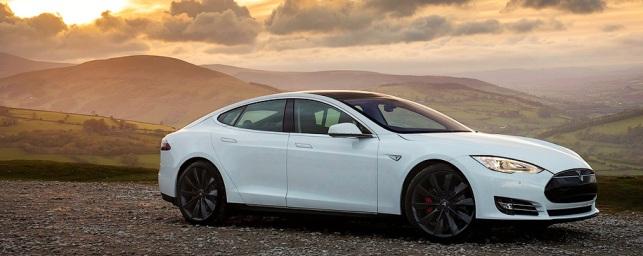 Tesla Model S проехала рекордные 900 км без подзарядки