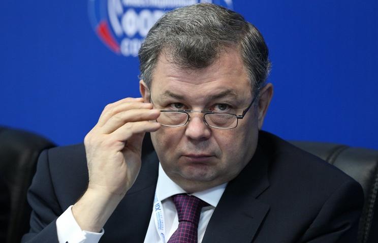 Губернатор Артамонов потребовал лишать лицензий управляющие компании
