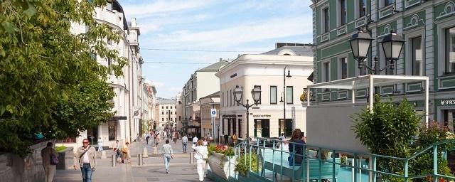 Квартиры на пешеходных улицах Москвы за год подорожали в среднем на 4%