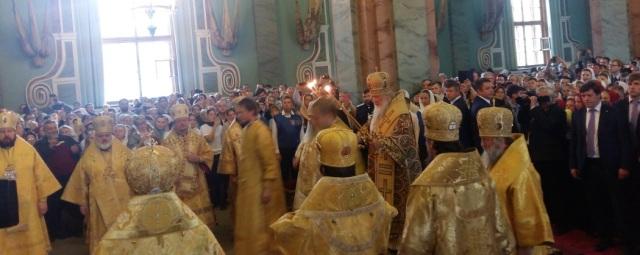 Патриарх Кирилл возглавил службу в Петропавловском соборе Петербурга