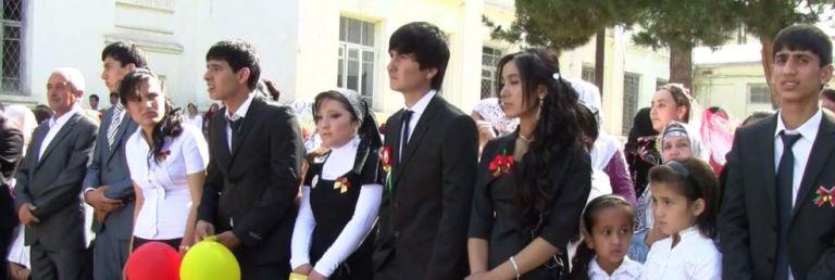 Власти Таджикистана запретили проводить последний звонок в школах