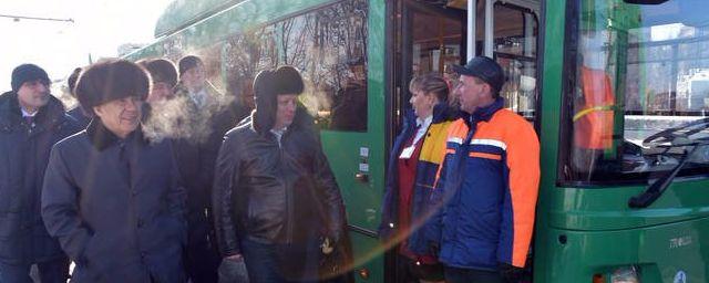 Президент республики Татарстан совершил поездку на новом троллейбусе