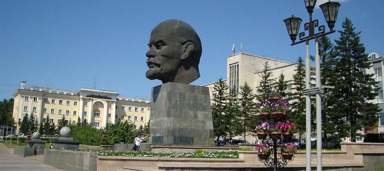 Опрос: Больше половины россиян поддерживают захоронение Ленина