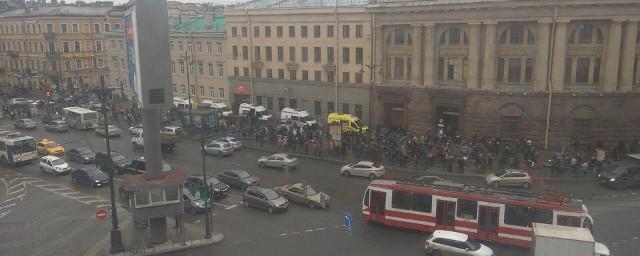 Правоохранители обезвредили вторую бомбу в метро Петербурга