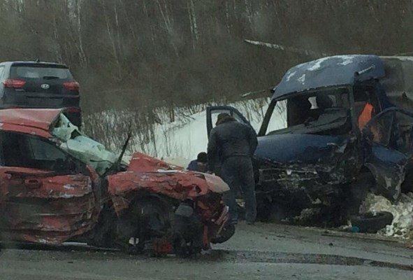 В Тульской области на трассе из-за аварии образовалась длинная пробка